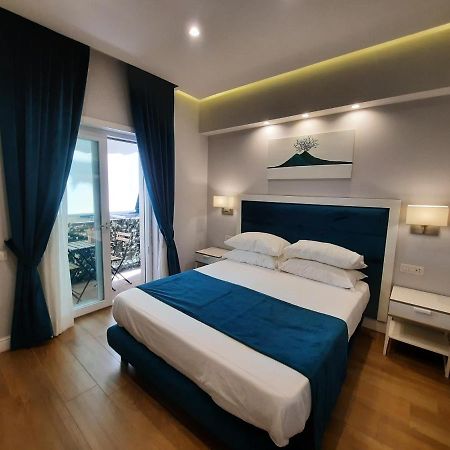 Gea Suite Неаполь Екстер'єр фото